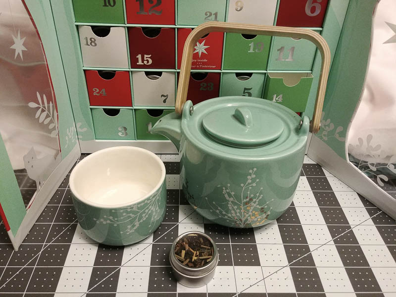 Lemon Pound Cake and Tea Set